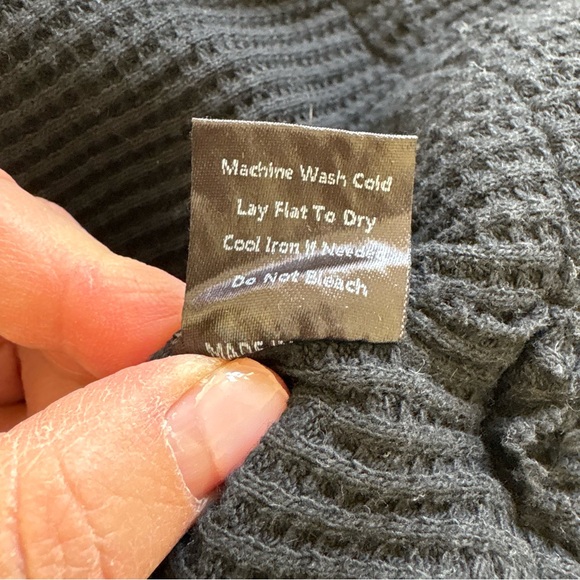 POL Black Waffle Knit & Tan Colorblock Pieced Split Neck Oversized Top Size XS - Picture 7 of 7